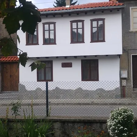 Vakantiehuis Strumena *